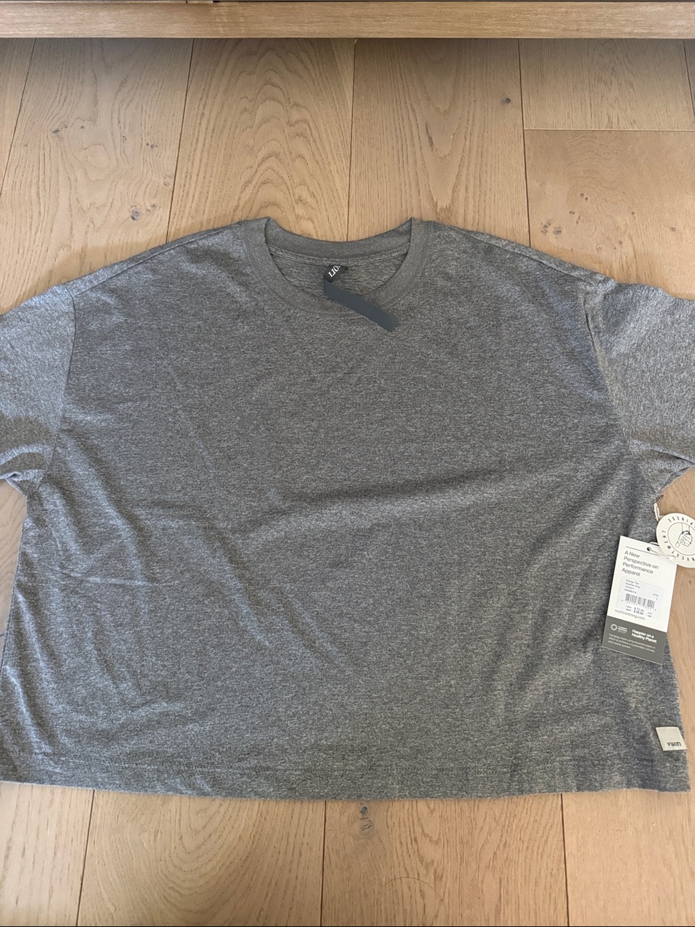 New vuori tshirt size large